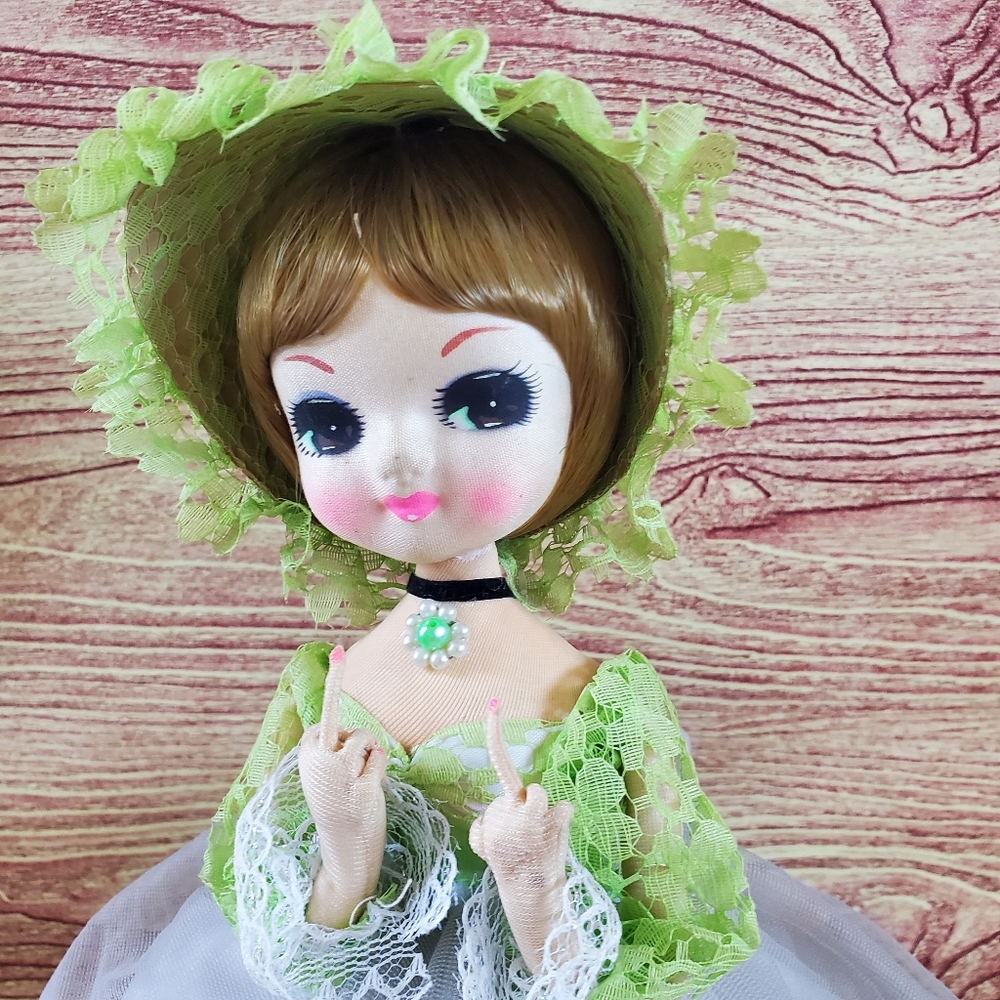 Vintage Bradley doll bendy fingers big eyes